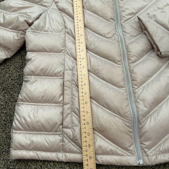 Kenneth Cole Light Creamy Duck Down Quilted Puffer Coat Cozy Minimalist XL - Picture 8 of 8